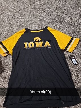 Colosseum Black and Gold Iowa Hawkeyes Short Sleeve Tee